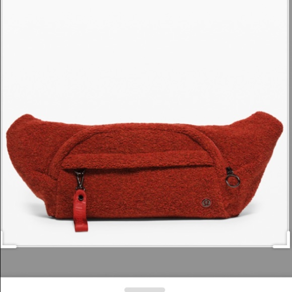NWT Lululemon On the Beat Belt Bag *Sherpa